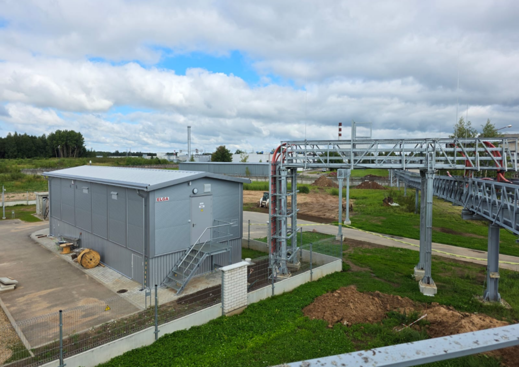 Drūkšių transformatorių pastotė. 6 kV uždarosios skirstyklos ir valdymo pulto modulinis pastatas su nauja kabelių estakada