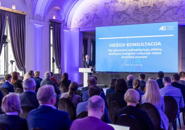 Viešoji konsultacija dėl giluminio radioaktyviųjų atliekų atliekyno įrengimo Lietuvoje, vykstanti IAE renginyje Vilniuje.
