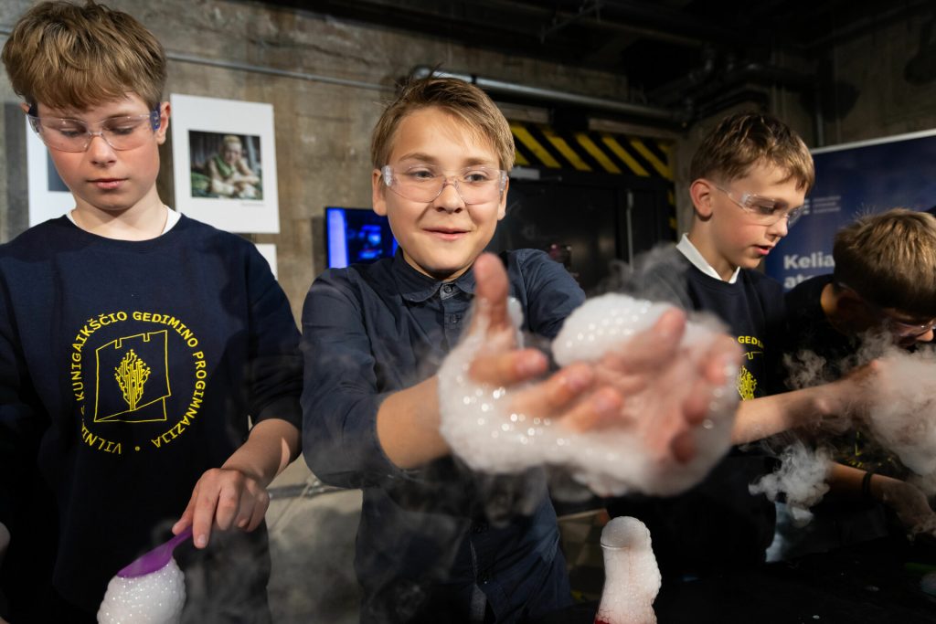 Ignalinos atominės elektrinės renginyje vyksta edukacinė pamoka,