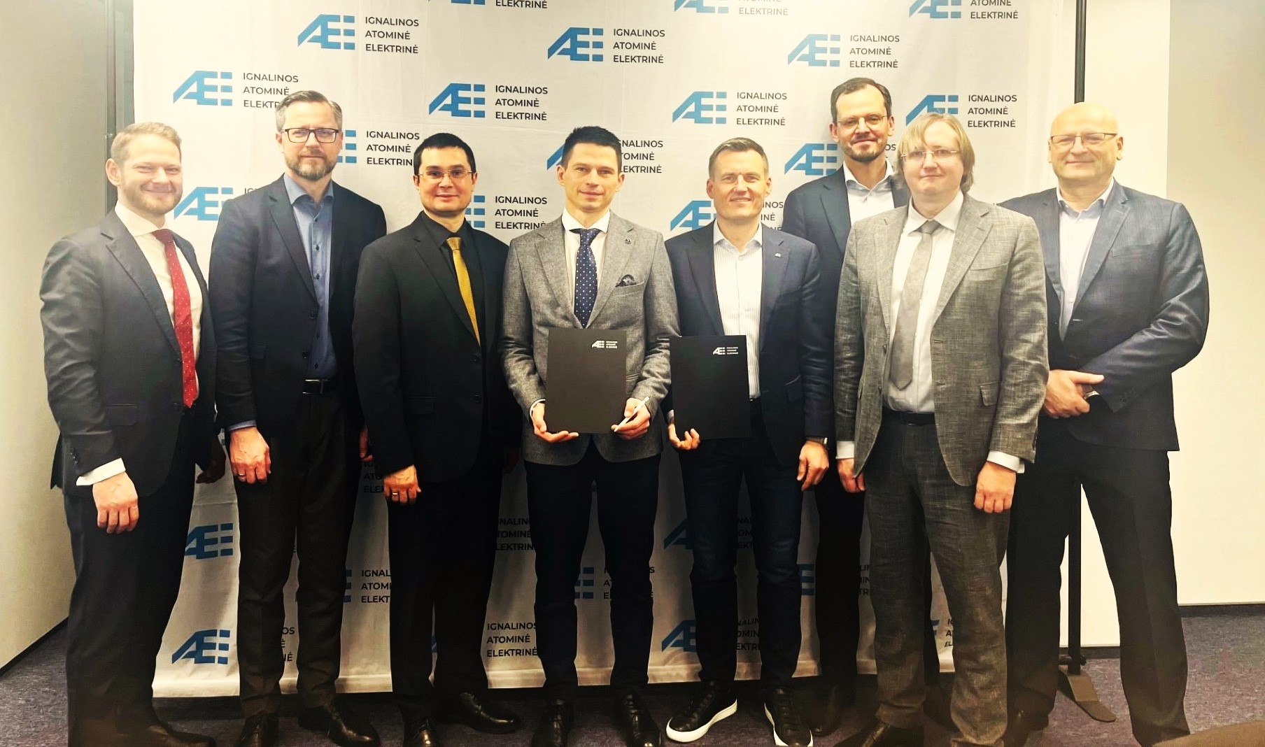 Ignalinos atominės elektrinės vadovų ir partnerių grupinė nuotrauka