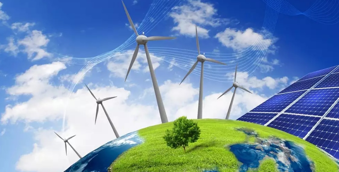 Atsinaujinanti energetika – vėjo jėgainės ir saulės baterijos ant žalios planetos.