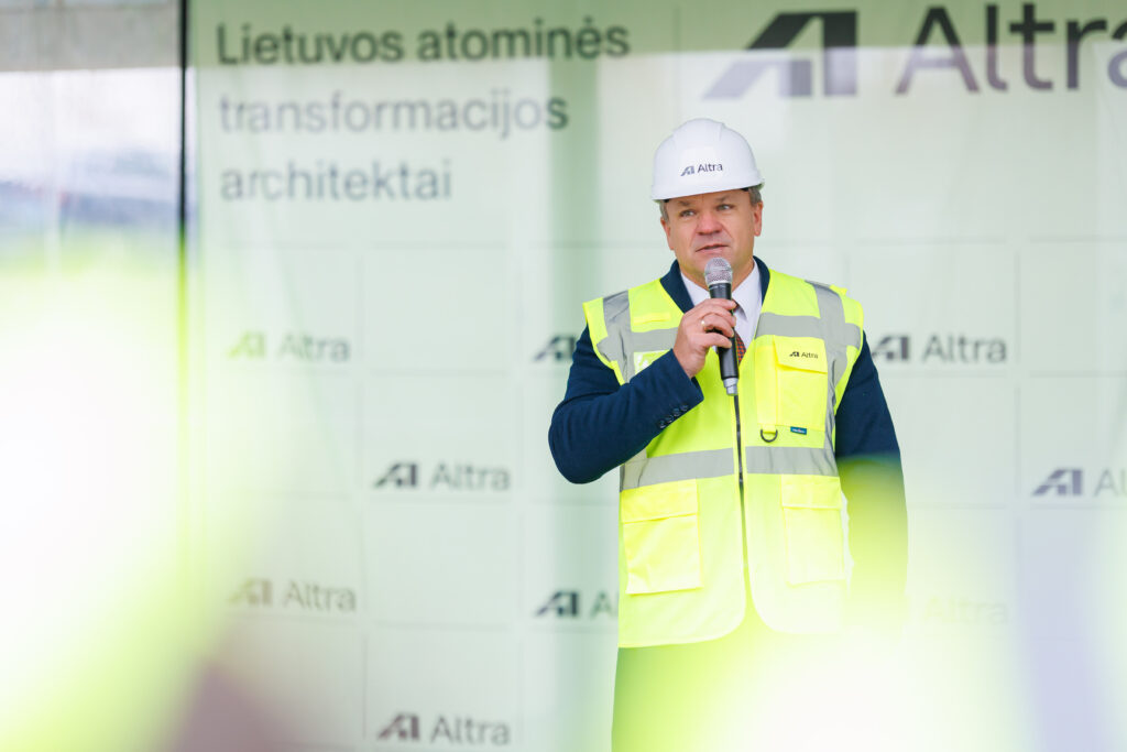 Atliekyno kapsulės įkasimo renginys, Visagino meras sakantis kalbą