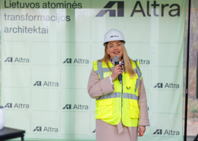Atliekyno kapsulės įkasimo renginys, CVPA atstovė sakanti kalbą